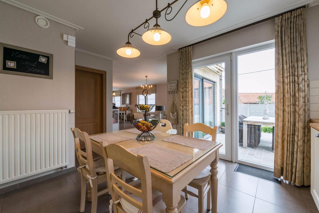Prachtig afgewerkte halfopen woning met 3 slaapkamers 