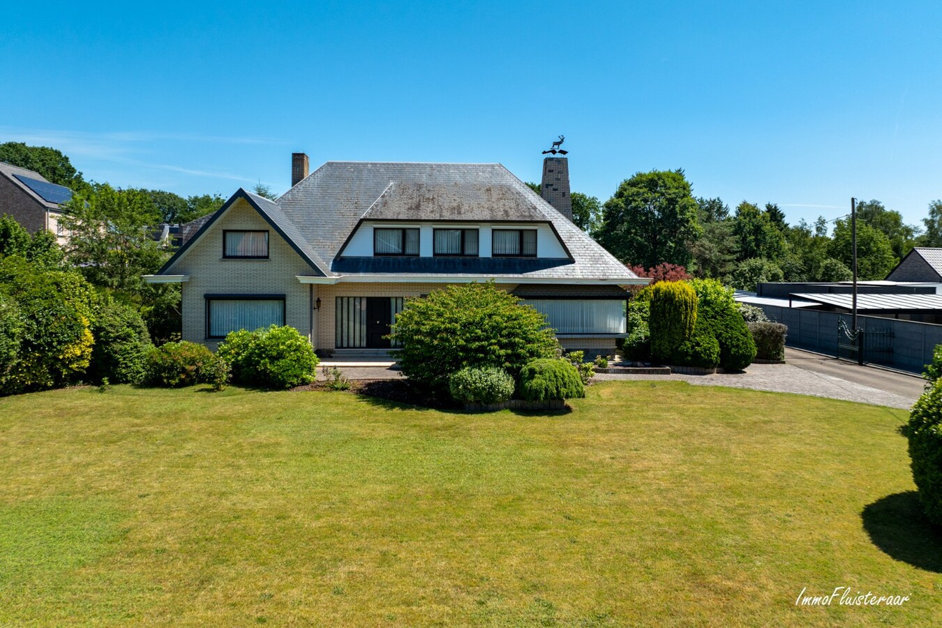 Ruime woning met loods op ca. 1ha te Lummen 