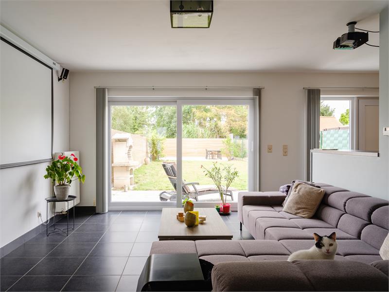 VERKOCHT! Uitzonderlijk mooie woning in residentiële wijk te Eeklo 