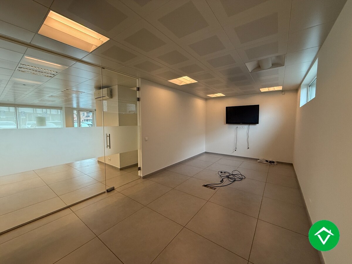 Ruim handelspand van 183m² op een centrale ligging te Roeselare 