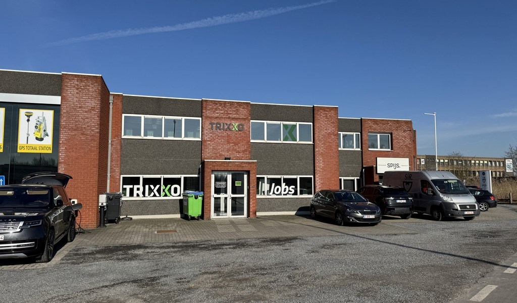 Commercieel gelegen kantoor te huur langs R4 in Mariakerke