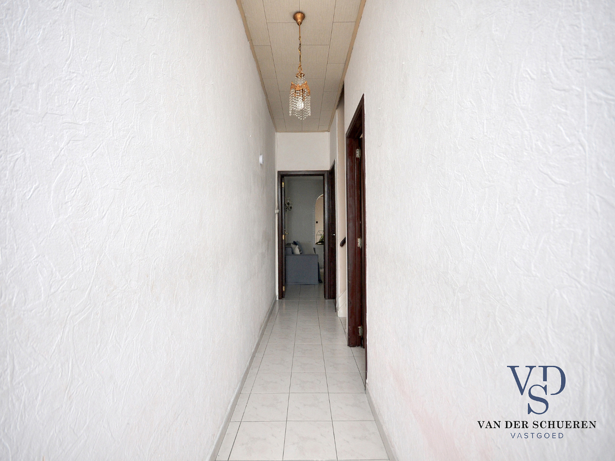 Rijwoning met tuin nabij station Gent-Sint-Pieters. Top-ligging nabij tram en trein ! 