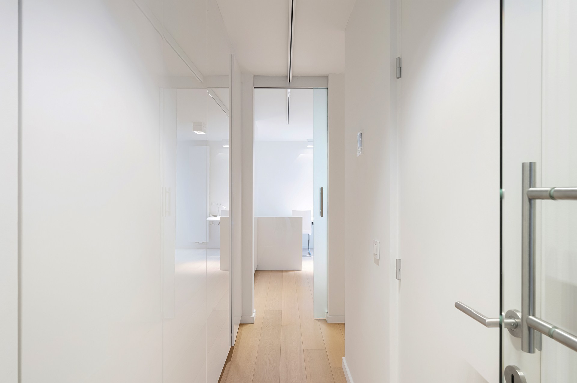 Appartement confortable avec 2 chambres dans un bâtiment récent, situé au centre de l'avenue Fincentlaan à Knokke. 