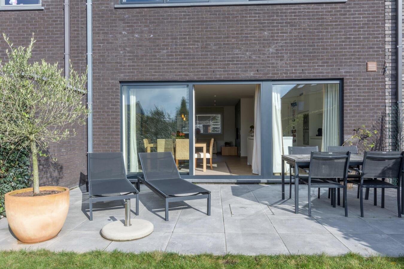 Nieuwbouwwoning met luxueuze afwerking te Merelbeke 