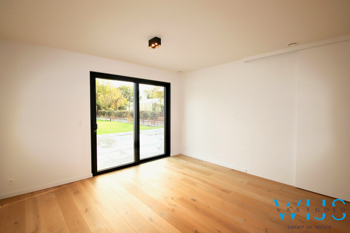 Zeer aangenaam gelijkvloers appartement met tuin te Belzele ! 