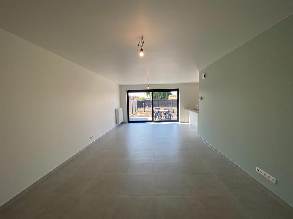 Uitstekend gelegen nieuwbouwwoning met garage 