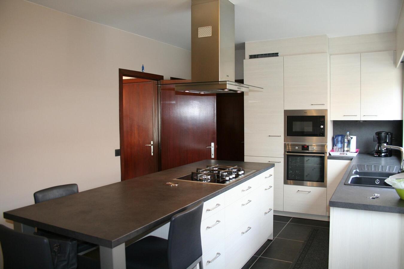 Goed gelegen gelijkvloerswoning met garage op 662m² 