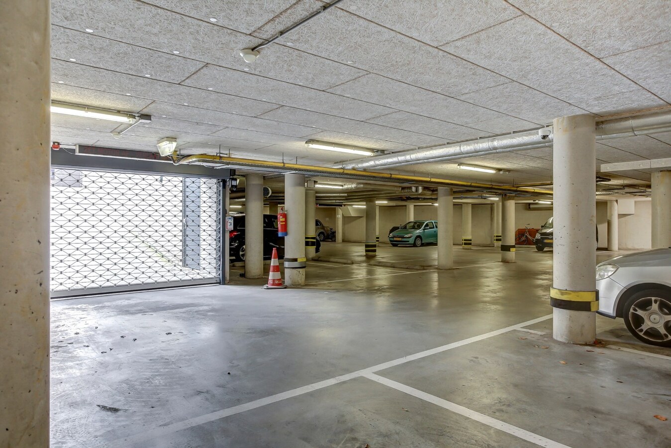 Gelegen in Tilburg ligt dit bijzondere en ruime appartement aan de Besterdring. 