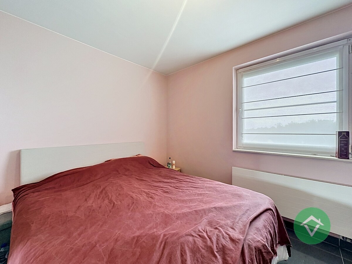Lichtrijk appartement met garage en prachtig zicht op het park ’t Oosthof te Koekelare 