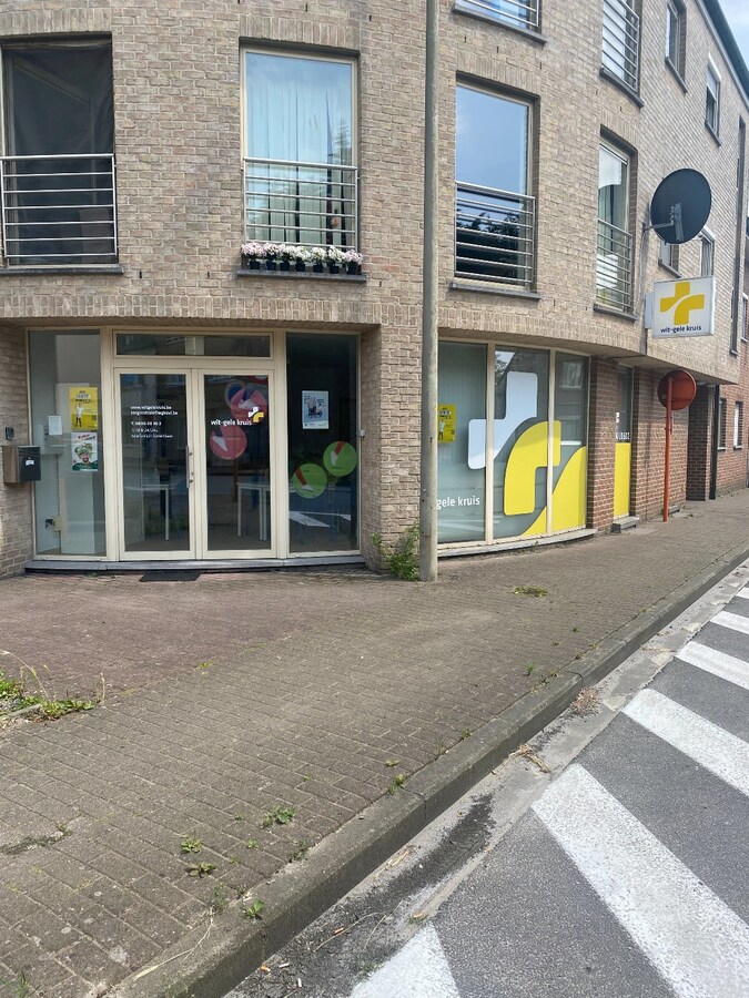 Te huur commercieel kantoor - Olsene