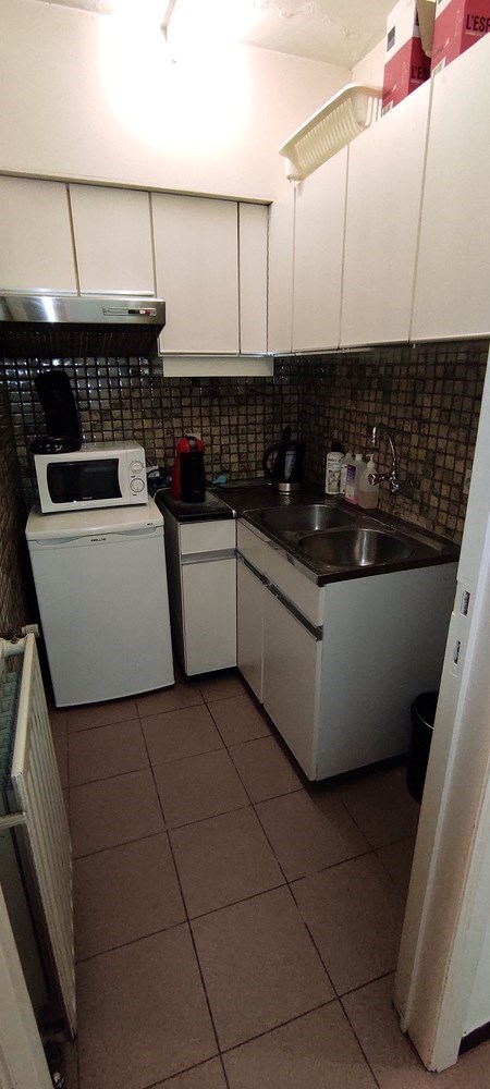 Centraal gelegen handelspand gelegen op een zeer commerciële ligging in de Lippenslaa (POP-UP MOGELIJK) 