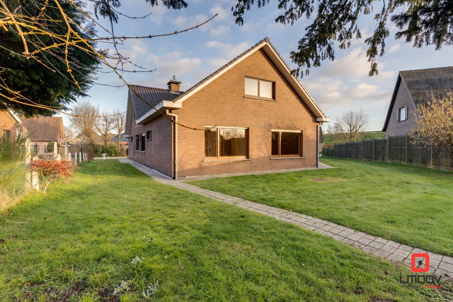 Degelijke woning met tal van mogelijkheden. 