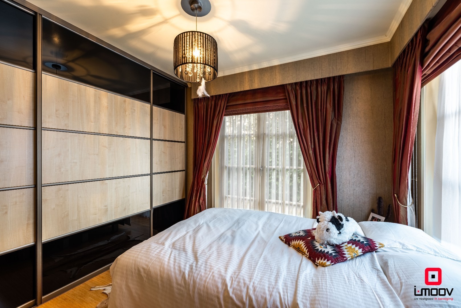 Exclusieve villa met infinity pool en resortgevoel op topligging in Mariakerke 