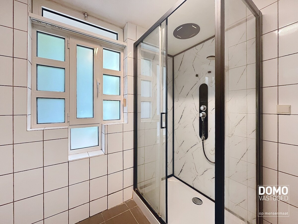 Open bebouwing met karakter, ruimte en tuin op topligging te Schulen 