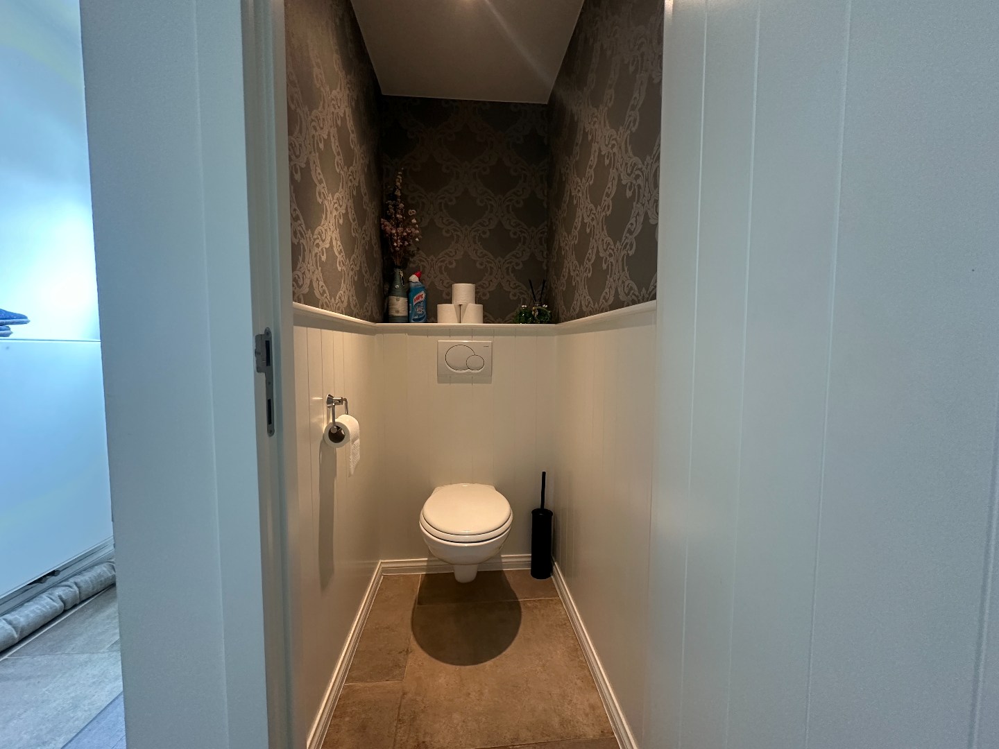 Apart toilet