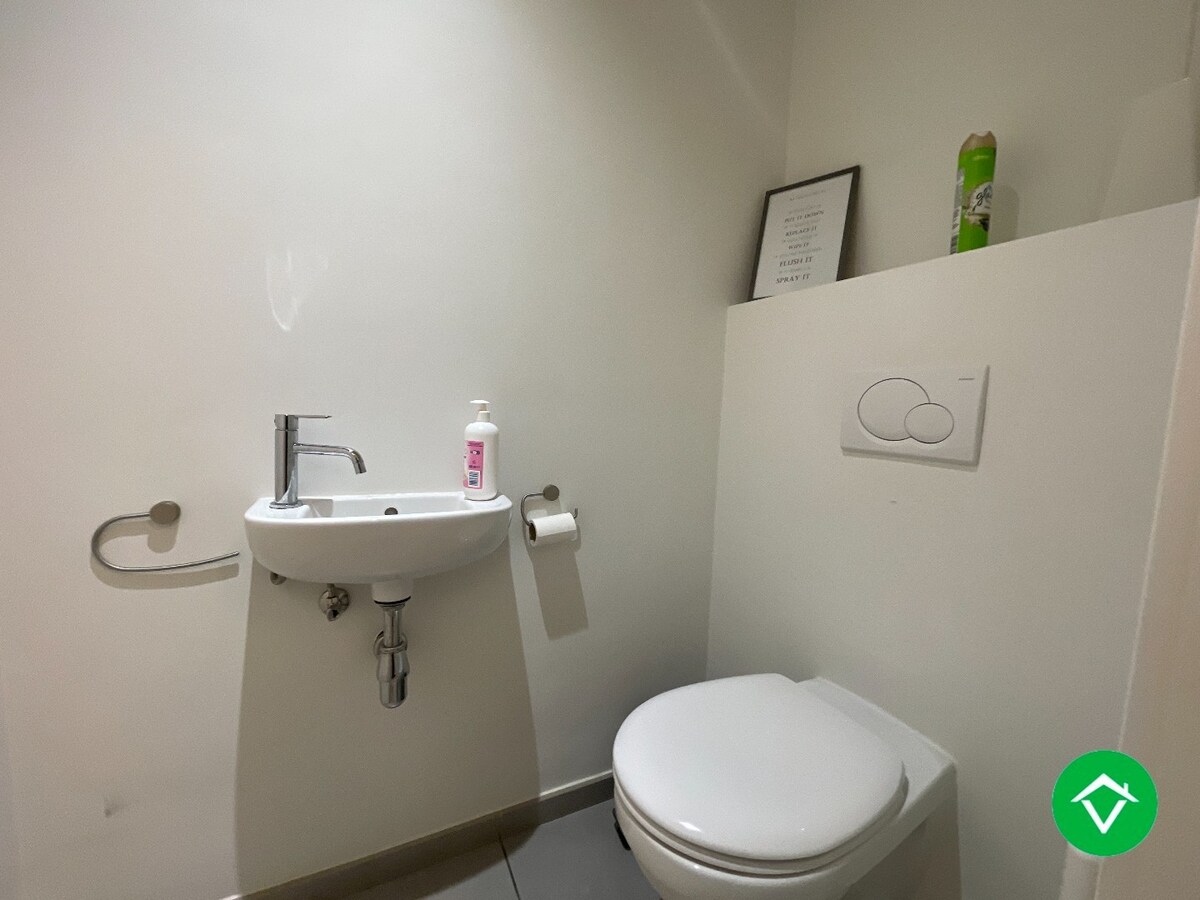 Ruim handelspand van 183m² op een centrale ligging te Roeselare 