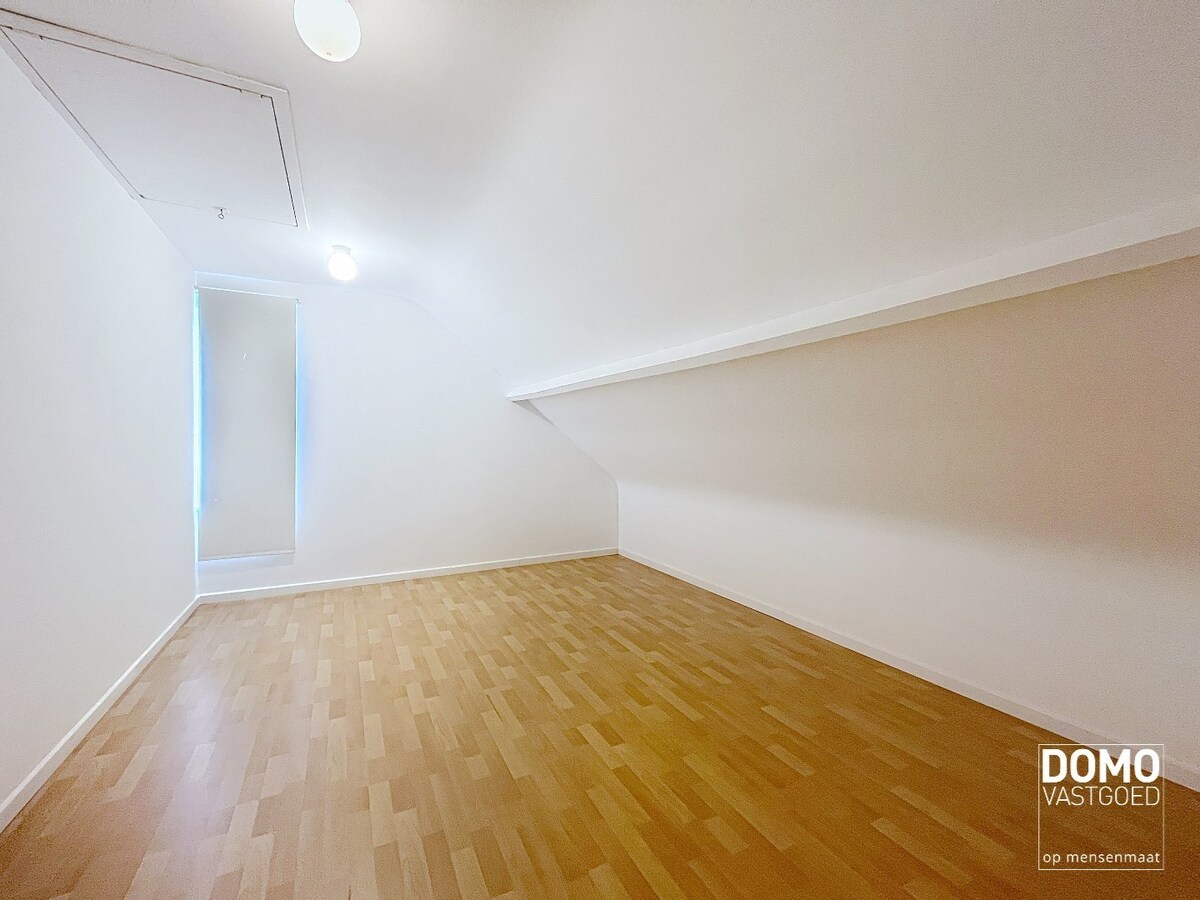 Open bebouwing met karakter, ruimte en tuin op topligging te Schulen 