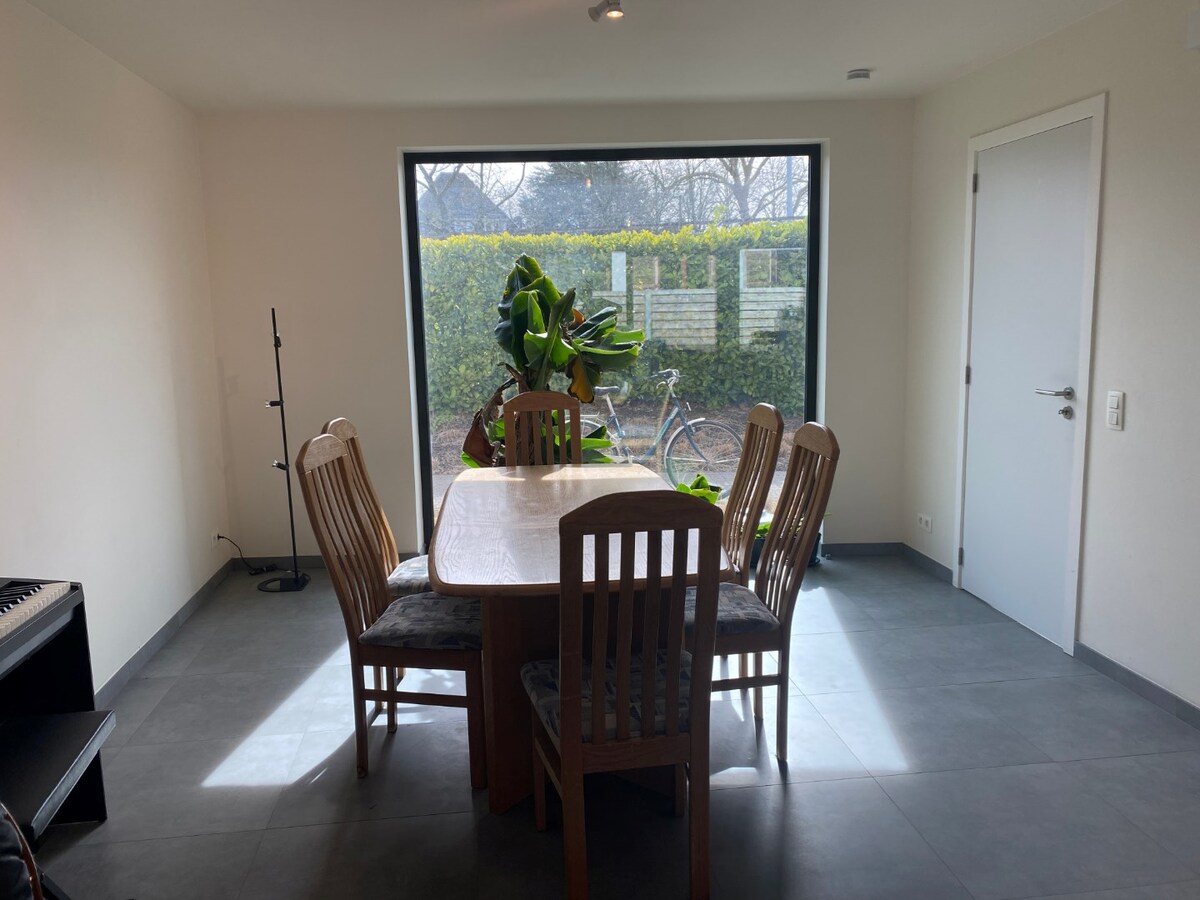 Nieuwbouwwoning nabij de Sterre - met terras en tuin ! 