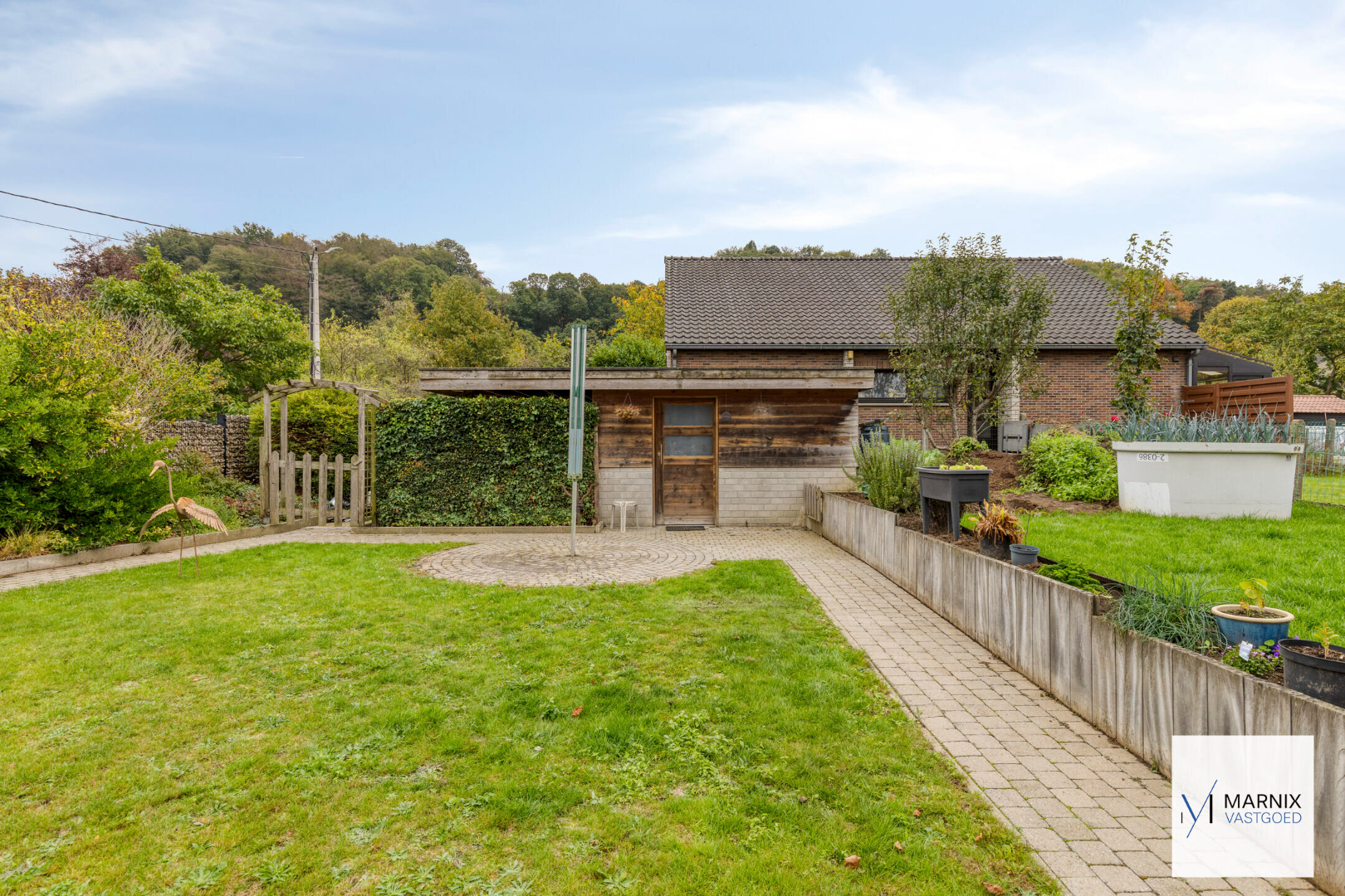 Halfopen bebouwing met 4 slaapkamers en bureau, ruime garage, kelder en zolder in Holsbeek! - EPC 161 kWh/m² - bewoonbare opp. 288 m² 
