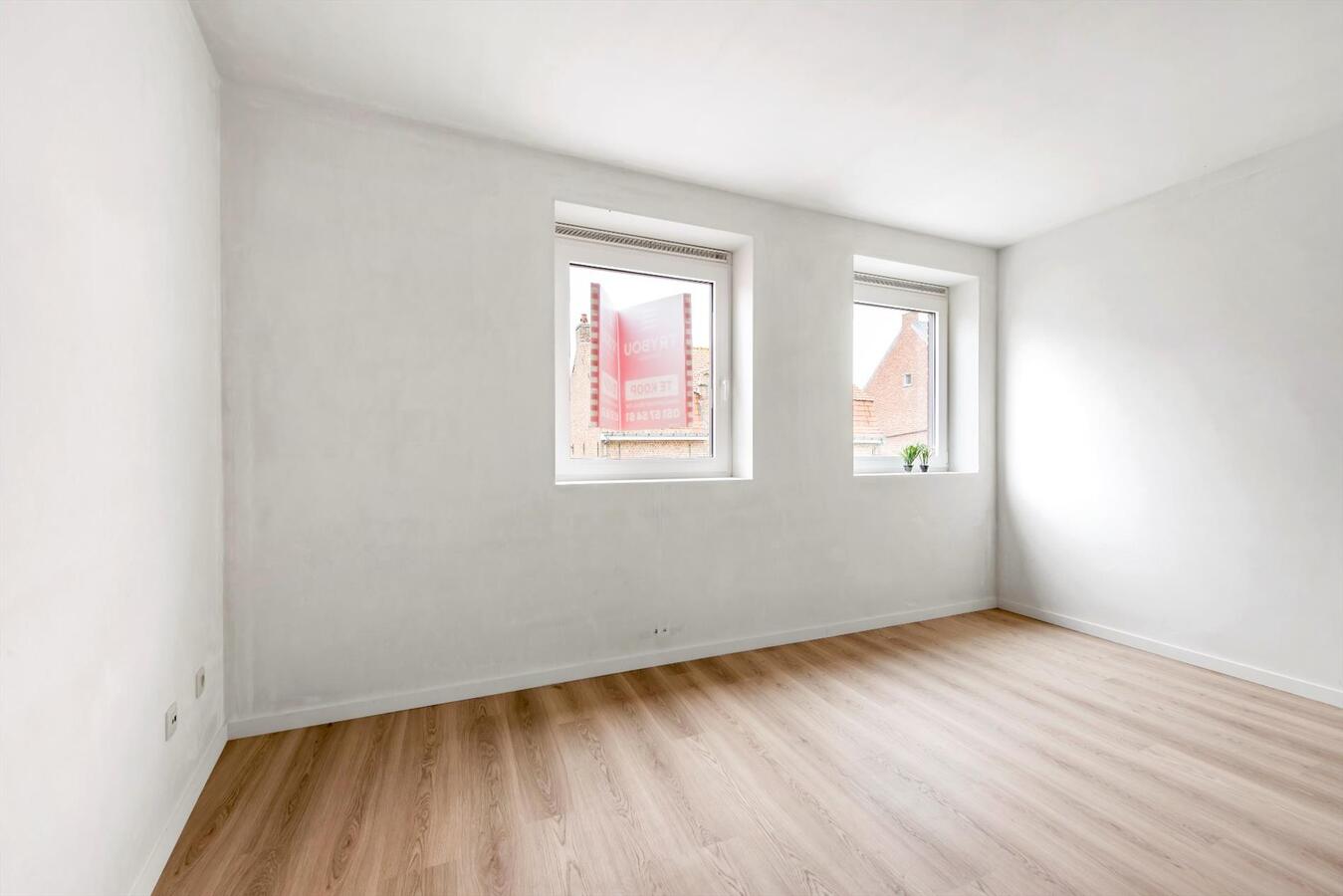 Ruime Halfopen nieuwbouwwoning met bureel 