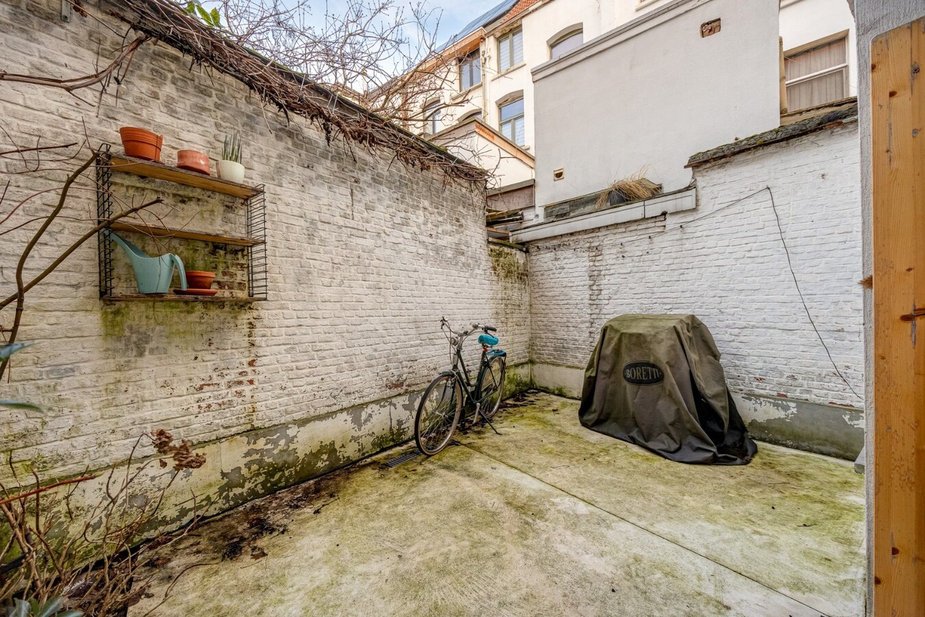 Gerenoveerde herenwoning met stadskoer in de Haringrodewijk! 