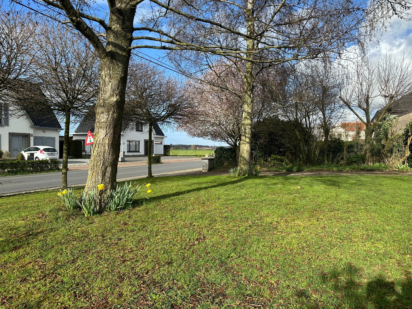 Vrijstaande woning met mooie tuin, perceel van 1158 m², Torhout. 