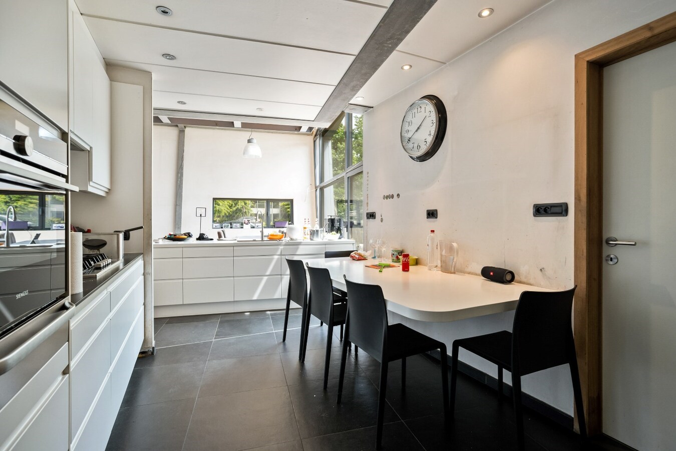 Bedrijfswoning met werkplaats op industrieterrein van Houthulst 