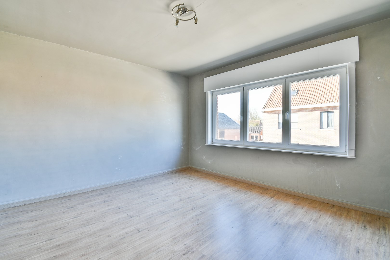 Halfopen woning op toplocatie met prachtig uitzicht op De Krekemeersen! 