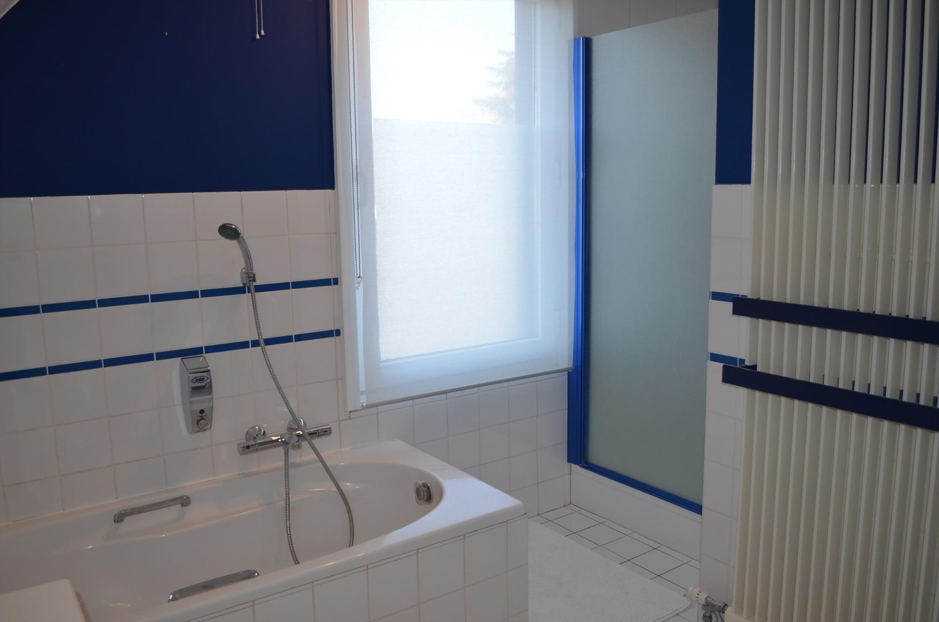 Energiezuinige villa met  3 slpks (ev. 4), garage en zuidelijk georiënteerde tuin nabij centrum Maldegem 