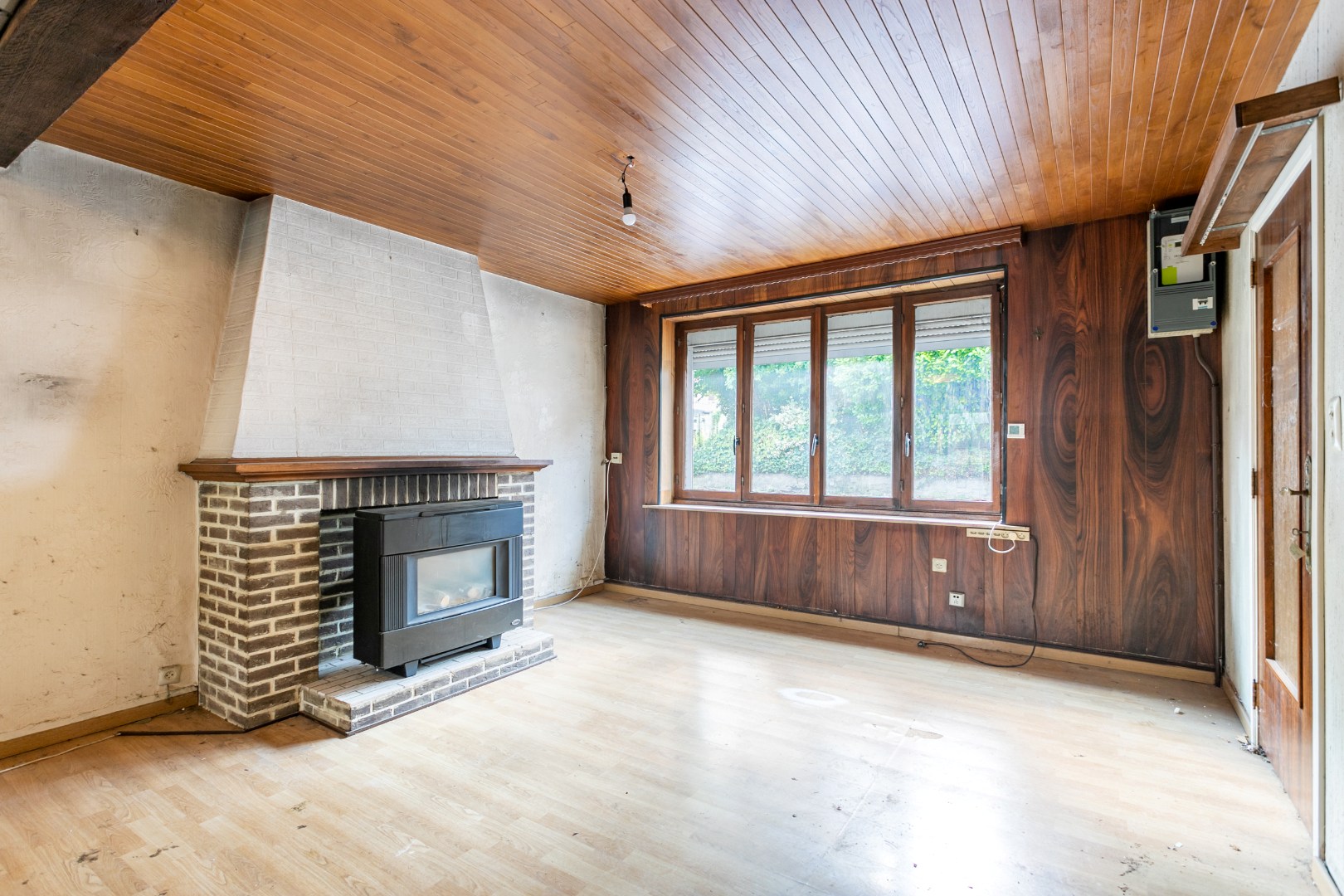 Te renoveren woning te Buizingen met veel potentieel op 1a35ca 