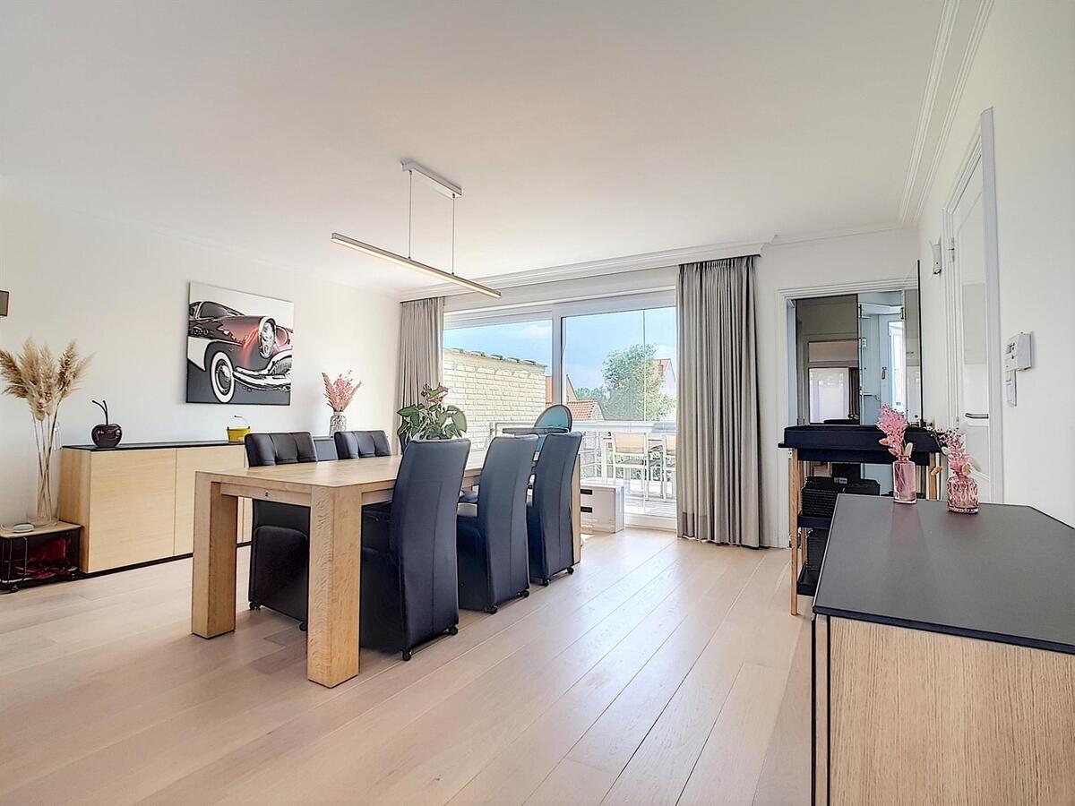 Mooie bel-étage met zeer ruime garage en knap aangelegde tuin - Zeebrugge 