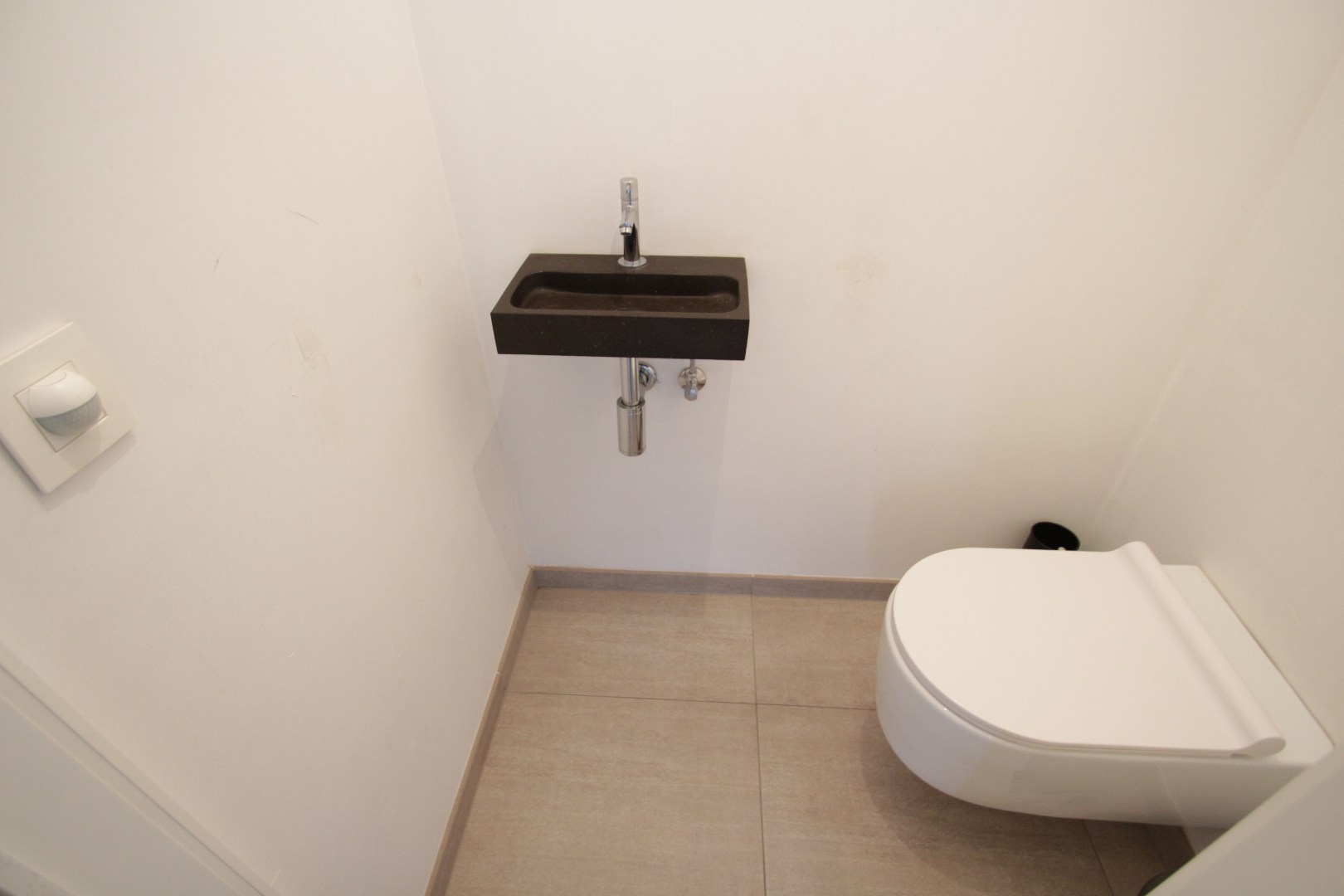 Centraal gelegen dakappartement met één slaapkamer en garage 