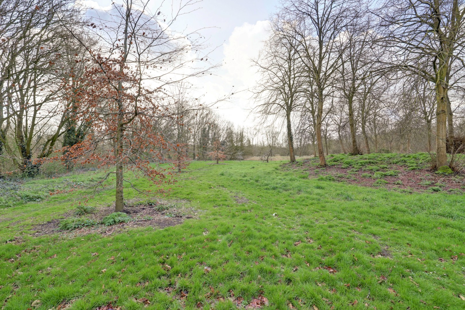 2-kamer hoekwoning met  ruime slaapkamer met airconditioning, tuin op het zonnige zuidwesten. 