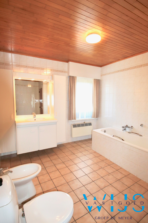 Multifunctionele bedrijfsruimte/ garage met bijhorende woning 