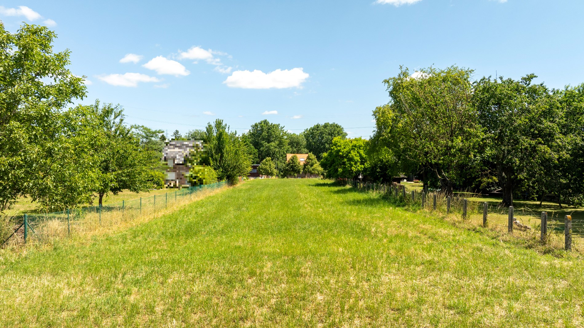 Prachtig perceel bouwgrond voor open bebouwing 