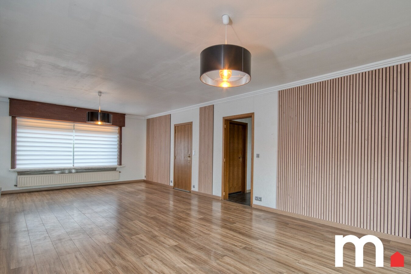 Alleenstaande Villa met 5 slaapkamers en 348m² bewoonbare oppervlakte te Lendelede! 