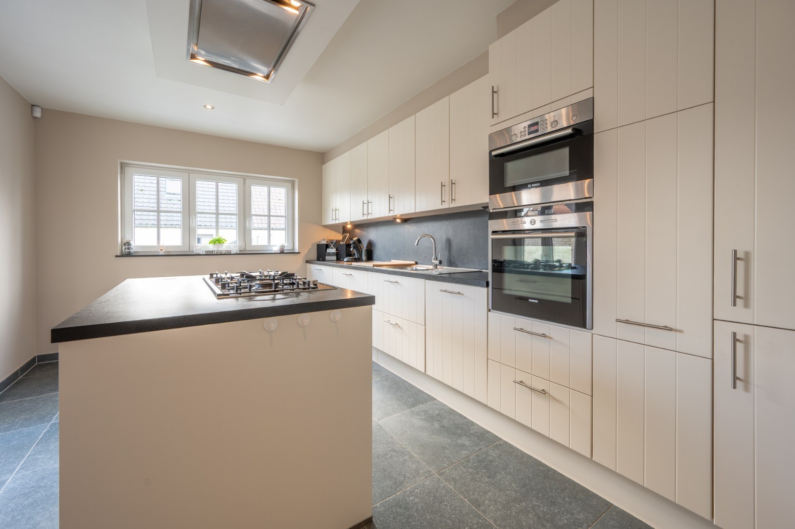 Prachtige en zéér ruime woning met kwaliteitsvolle afwerking 