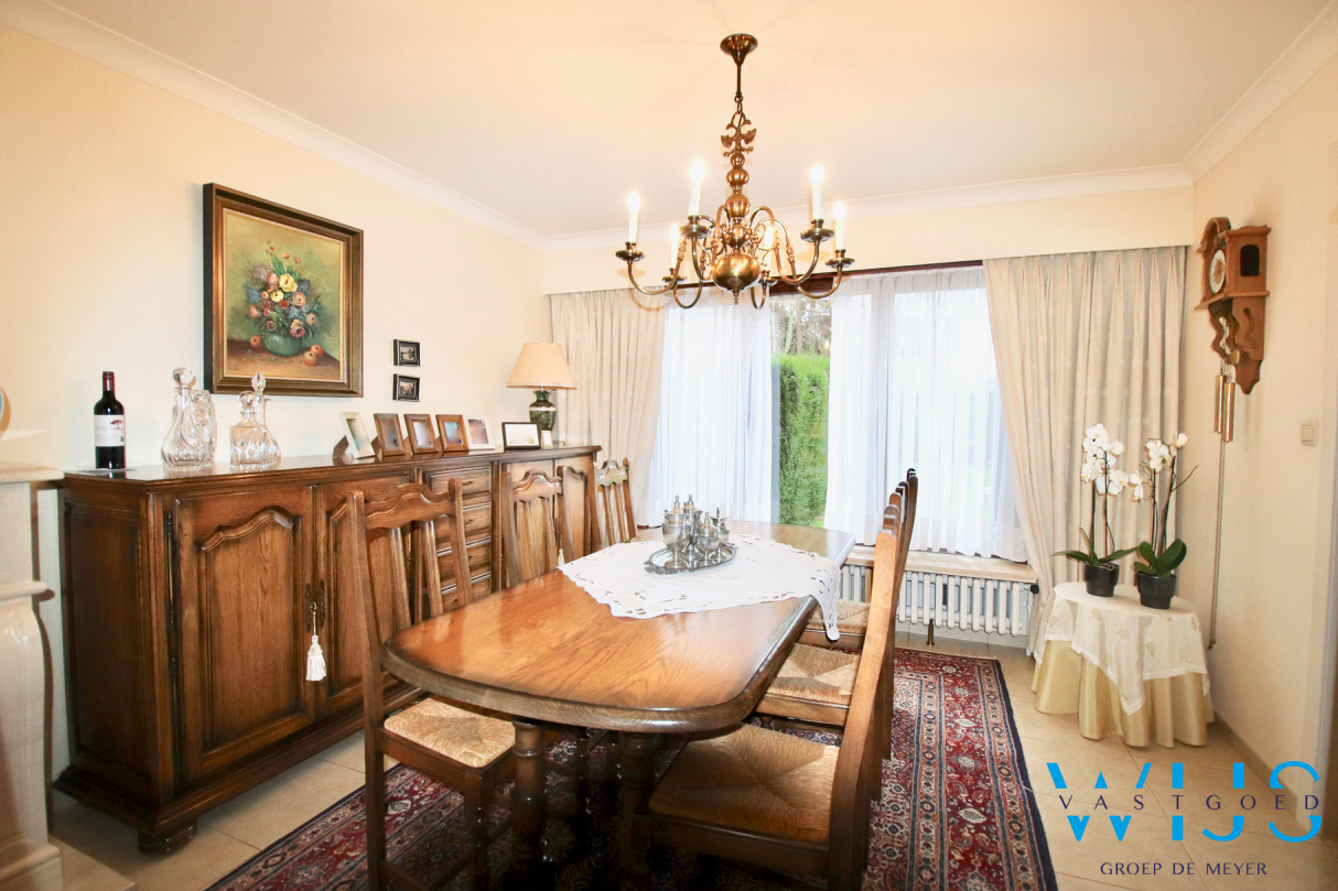 Ruime gezinswoning met 5 slaapkamers &amp; ZUIDgerichte tuin te Zelzate! 