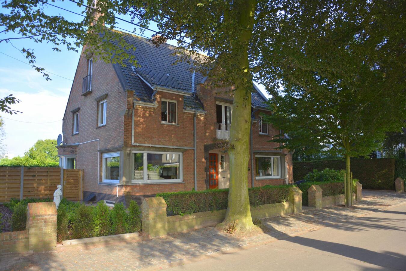 Stijlvolle villa in groene omgeving 