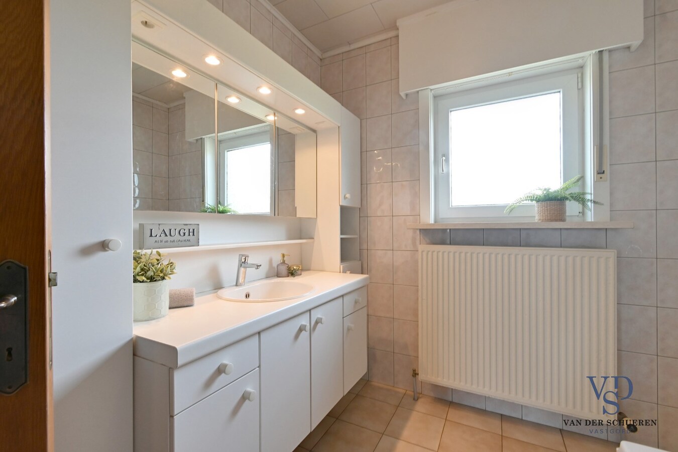 Ruime woning op unieke locatie in het groen, vlakbij Dikkele 