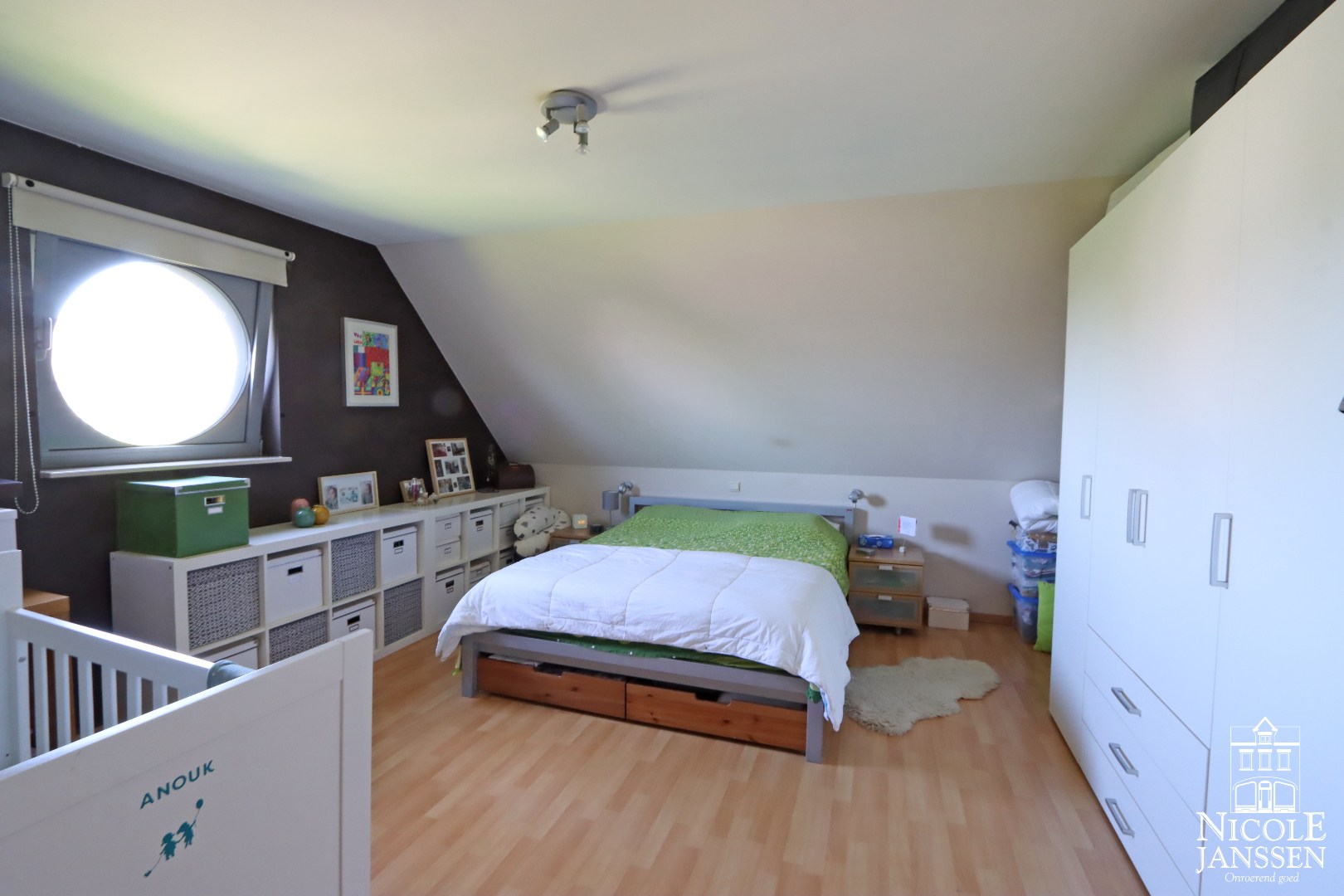 Zeer ruim duplex-appartement 