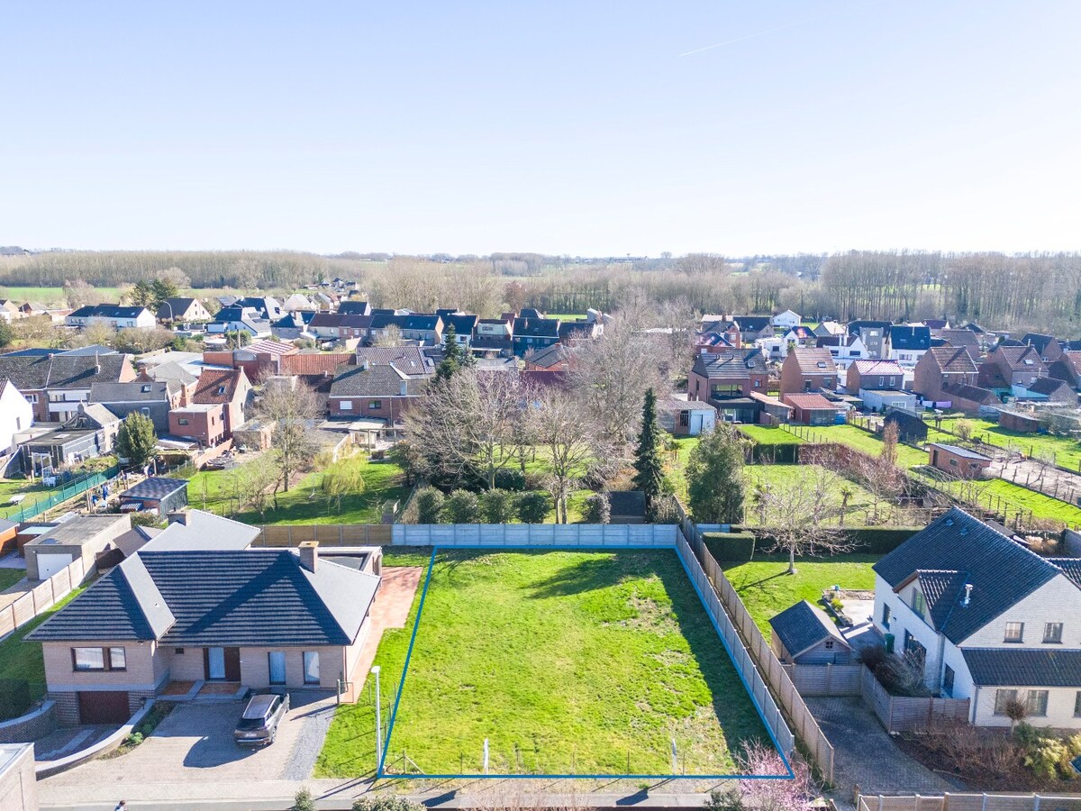 Mooie bouwgrond voor (laagbouw) OB te Hillegem 