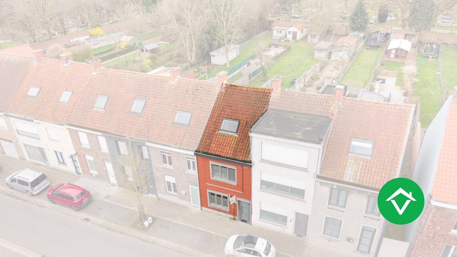 Prachtige rijwoning met 3 slaapkamers en tuin in centrum Roeselare 