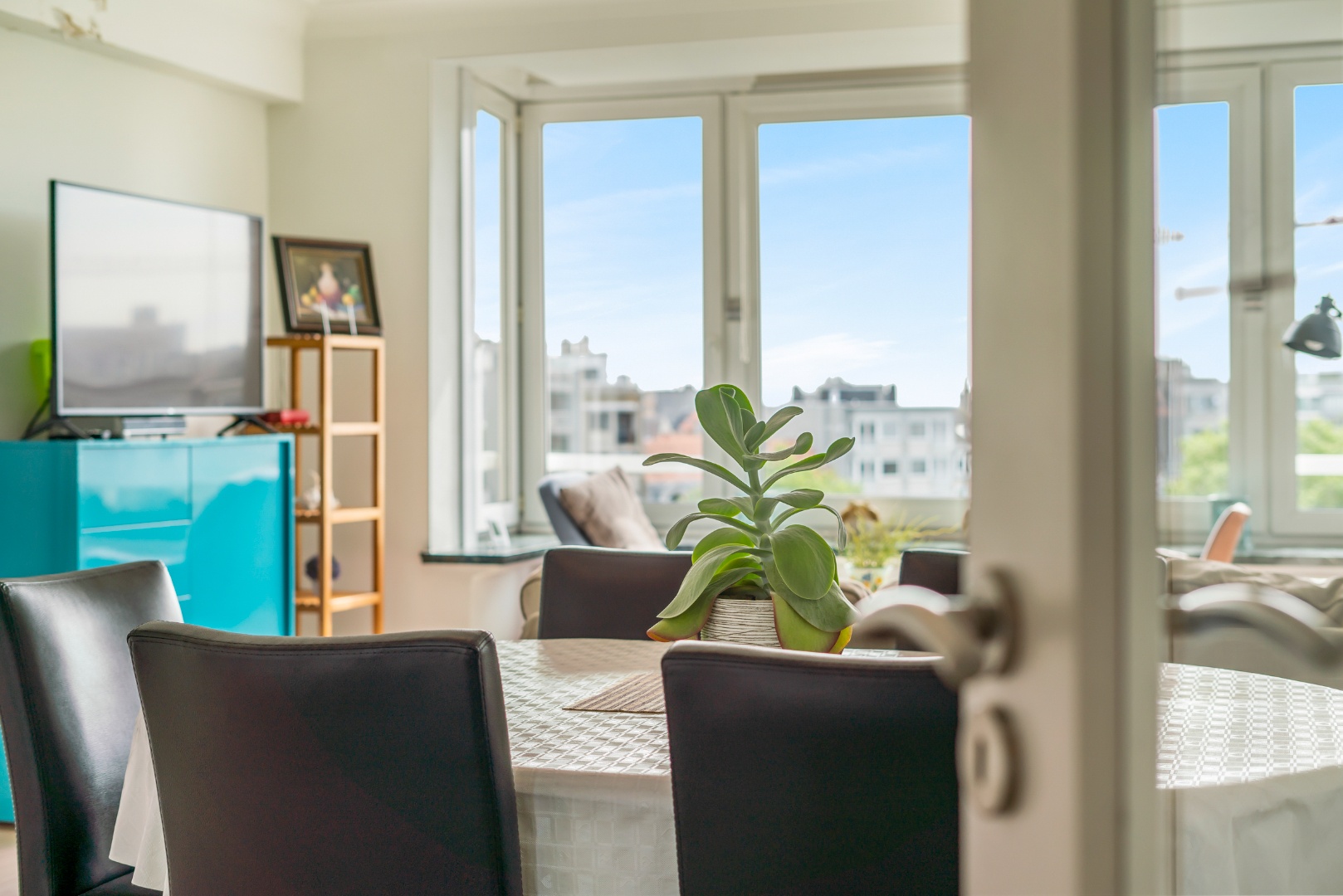 RUIM 2 SLAAPKAMER APP. MET ZICHT OP HET PARK 