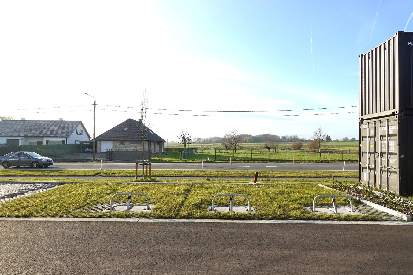 Loods te huur op uitstekende locatie. 