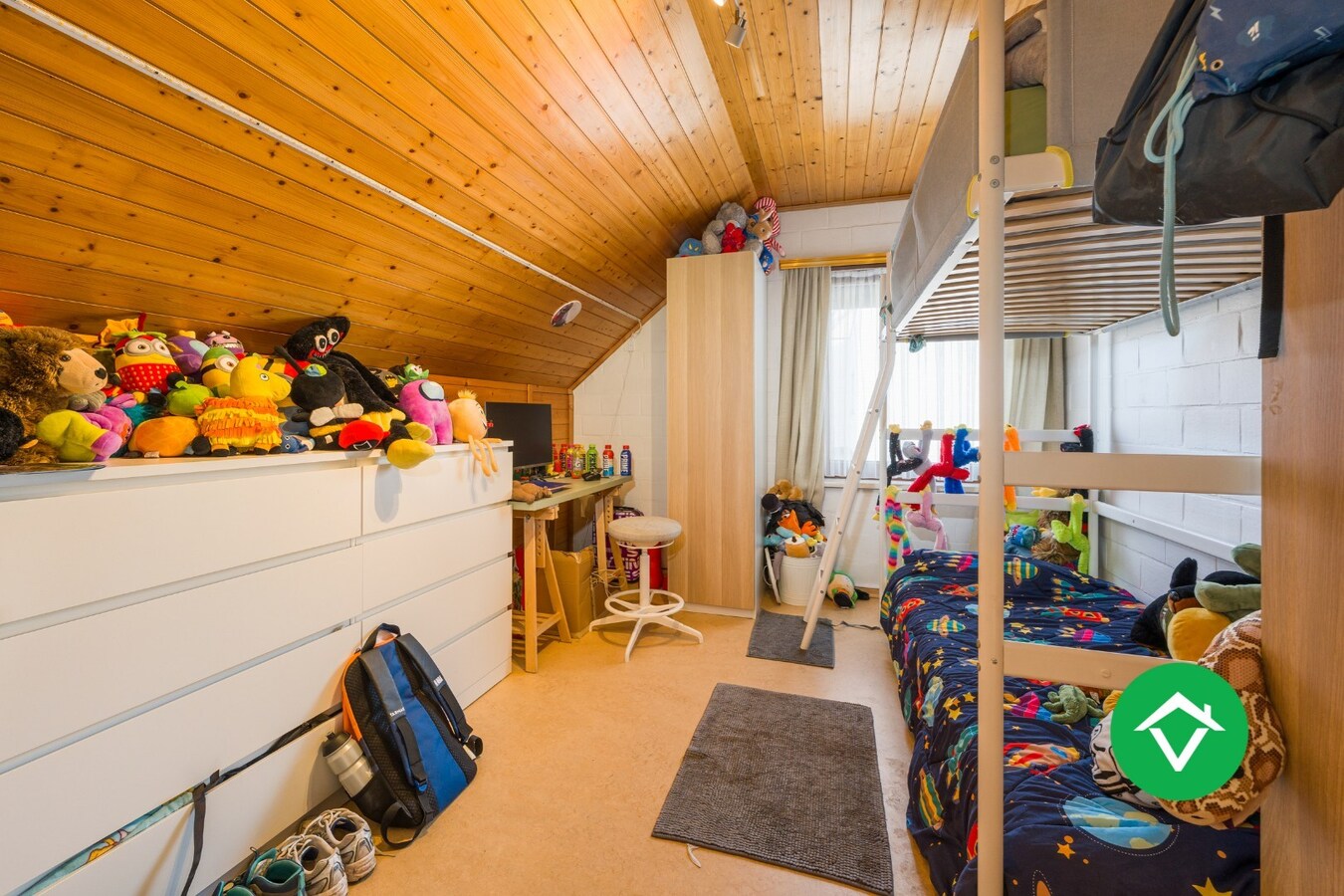 Alleenstaande woning met 5 slaapkamers en garage te Koekelare 