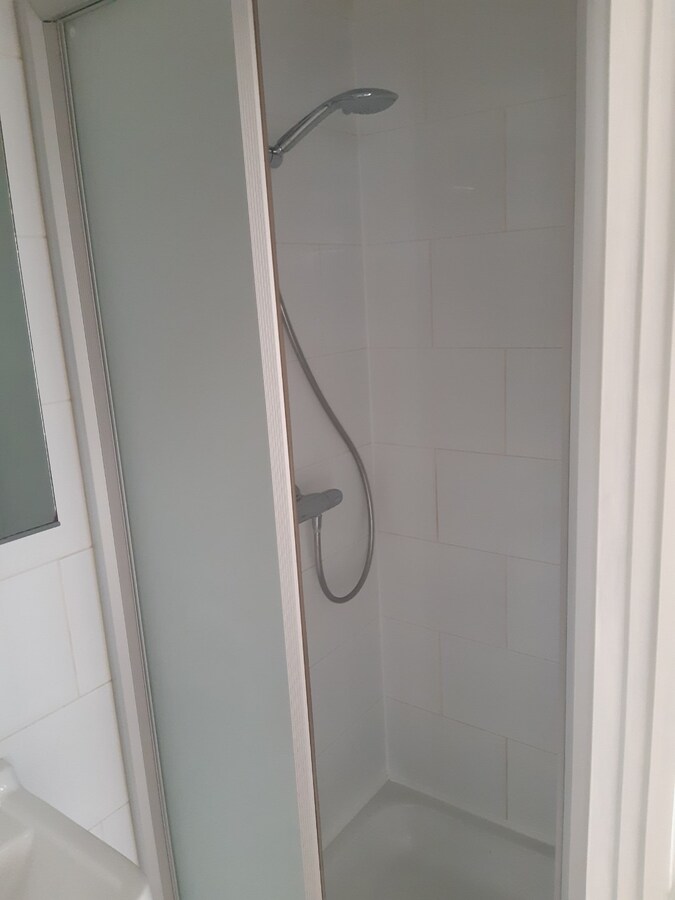 Aangename studio nabij Station (in t groen met terras). 