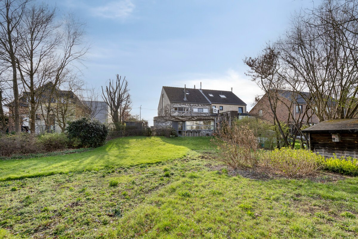 Instapklare half open bebouwing met 4 slaapkamers, tuin en terras in Herent op een perceel van 915m²! – EPC 100 kWh/m² - bewoonbare opp. 177 m² 