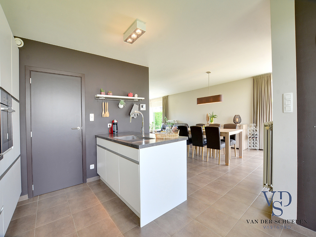 Eigentijdse, energiezuinige Open Bebouwing. Tijdloos én praktisch ! 