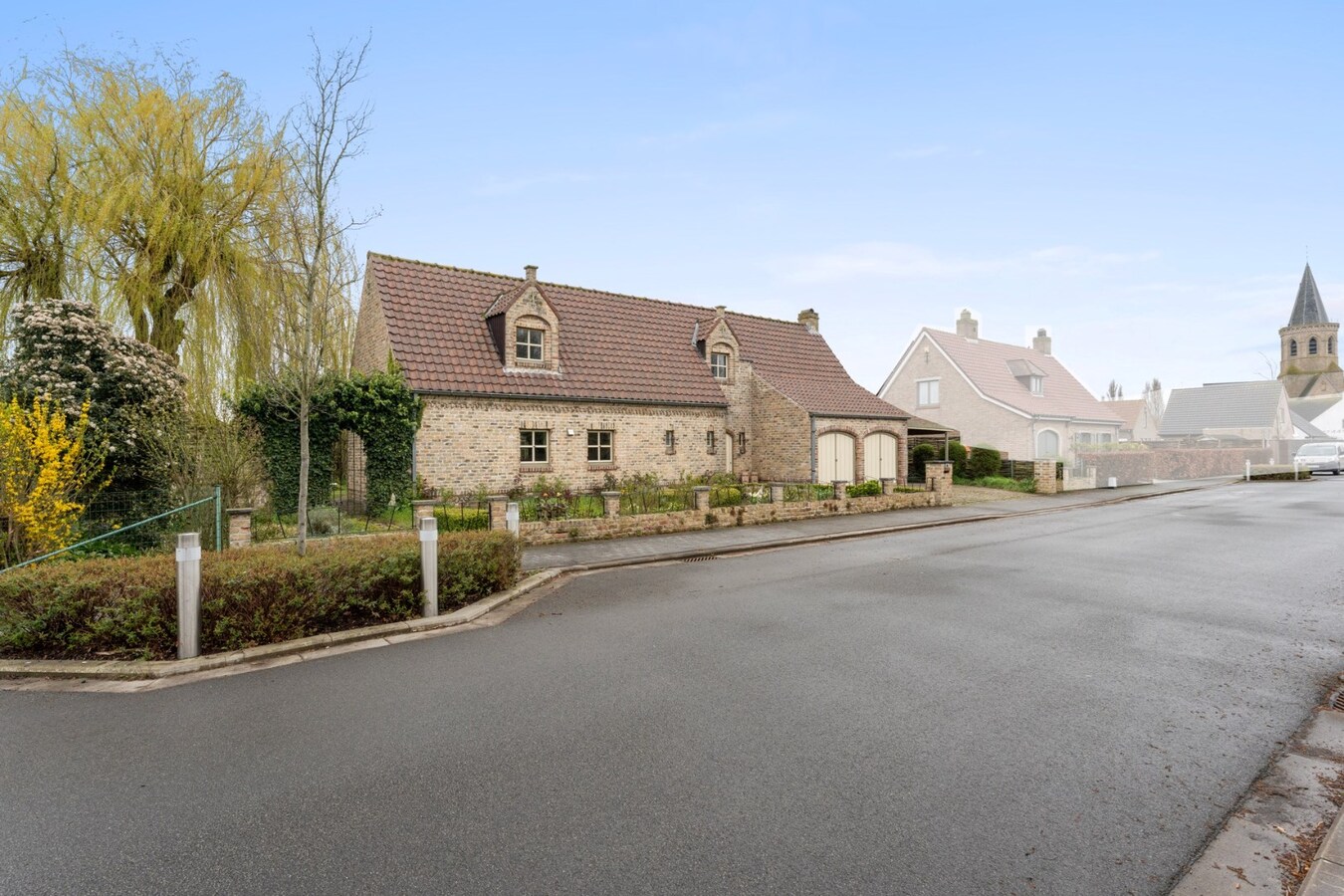 Woning met 4 slaapkamers en grote tuin te Koekelare 